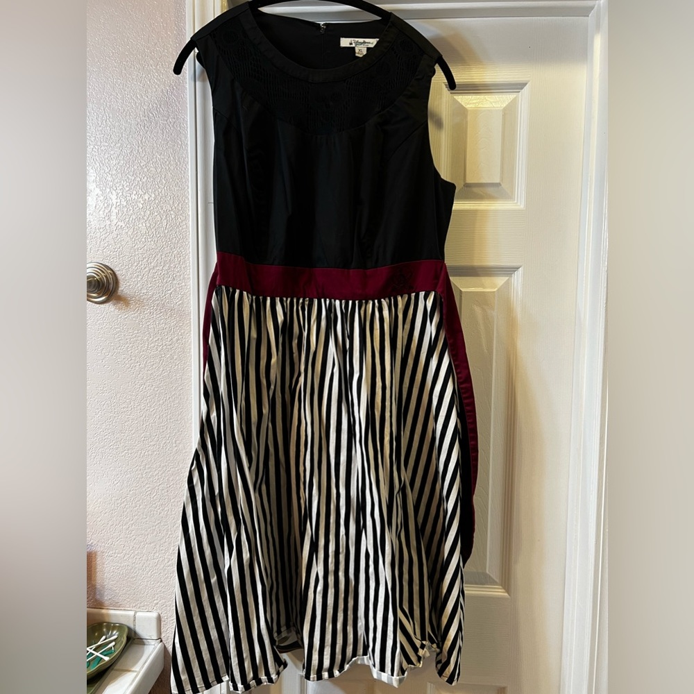 Disney Dress Shop Pirates of the Caribbean XL Dress